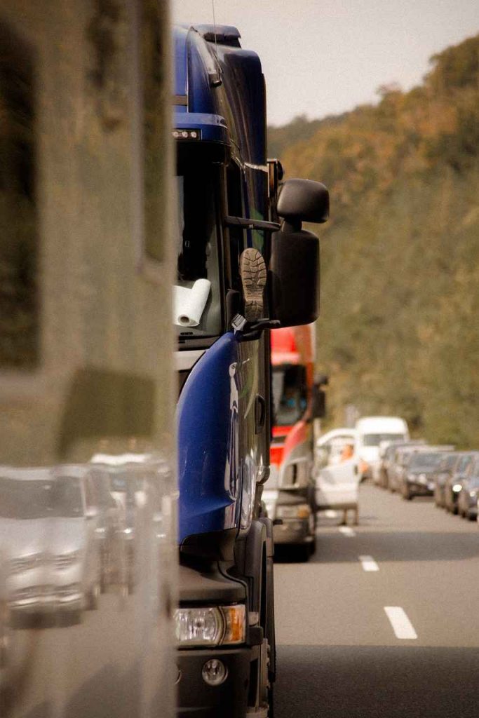 camiones de transporte en linea